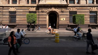 Moody’s baja calificación crediticia de México al límite de grado de inversión