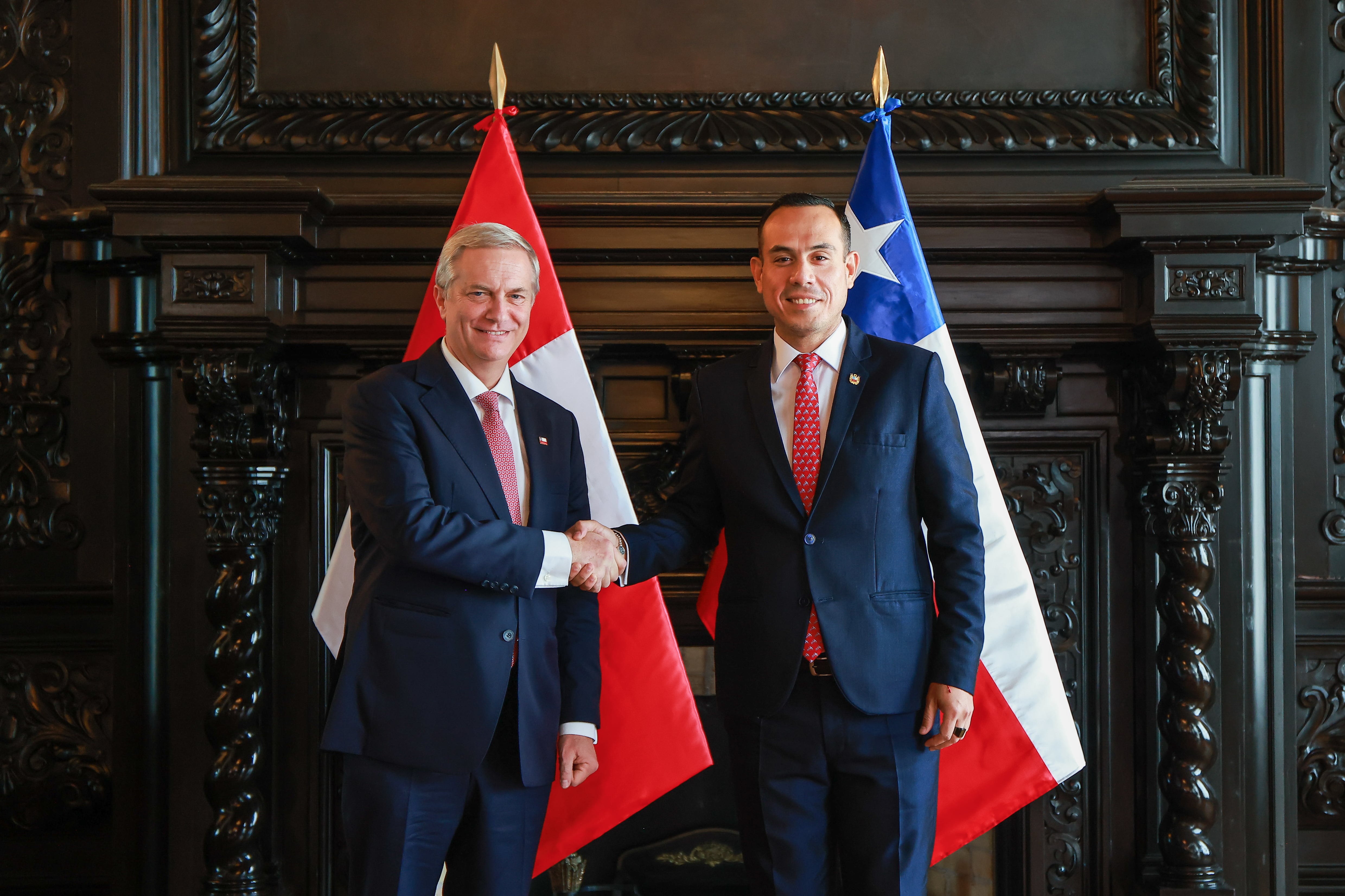 Jerí y Kast acuerdan fortalecer integración binacional y lucha contra el crimen organizado. Foto: Presidencia