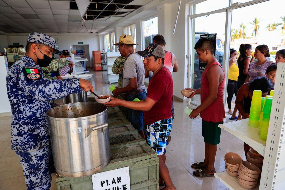 La iniciativa busca establecer que por cada cinco días de trabajo se tengan dos de descanso. (Foto: EFE)