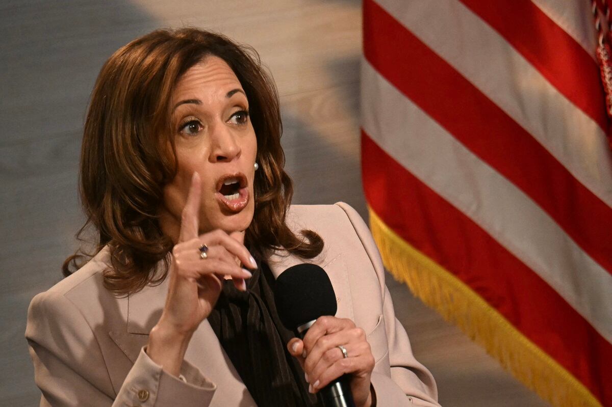La vicepresidenta estadounidense y candidata presidencial demócrata, Kamala Harris, sobre el reciente ataque iraní con misiles contra Israel, insistió en que para Estados Unidos era “un imperativo hacer todo lo posible para permitir que Israel se defienda de ese tipo de ataques”.. (Foto de Jim WATSON / AFP)