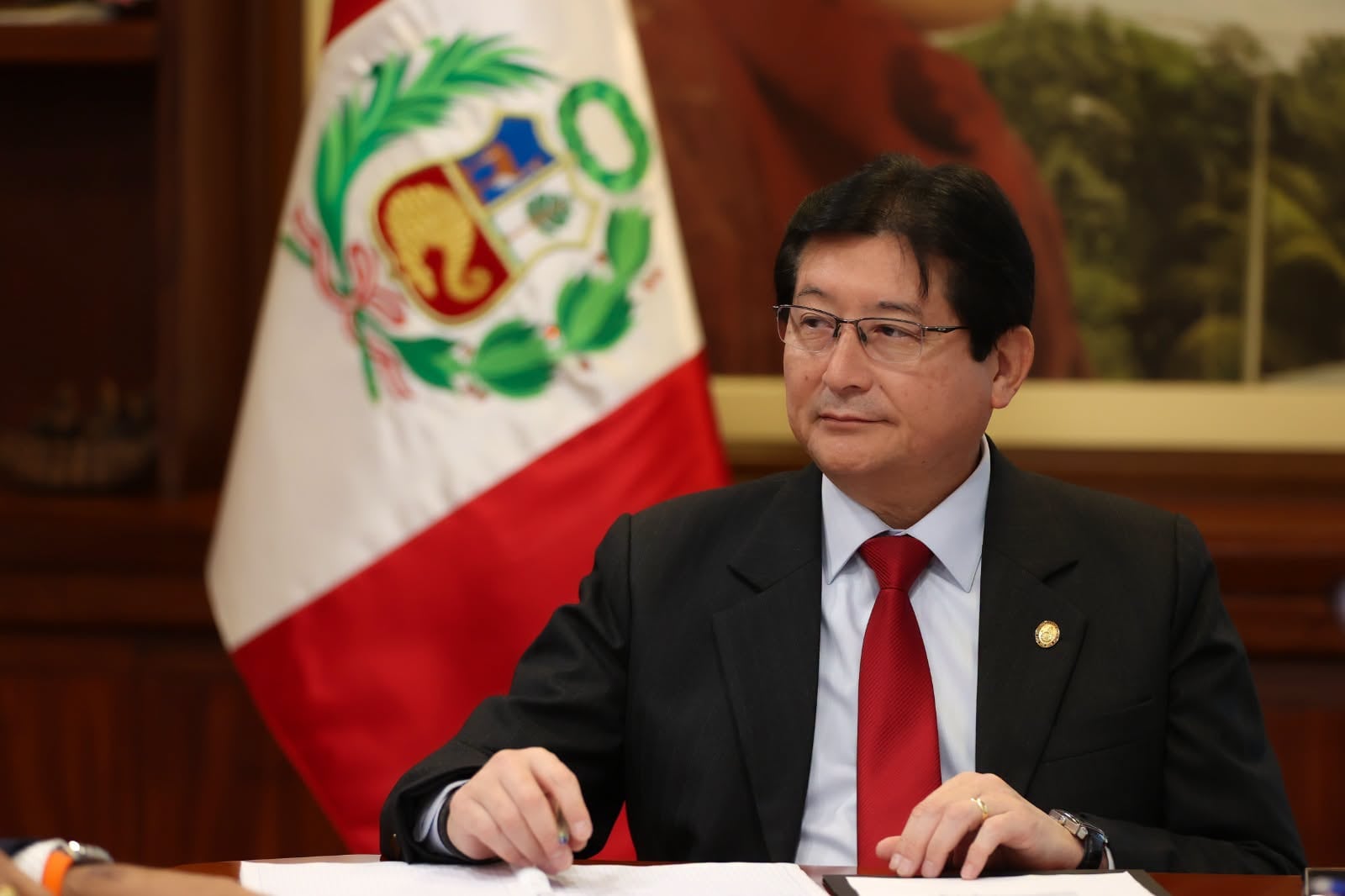 El ministro Shinno busca exponer ante la Comisión de Energía y Minas los objetivos de su cartera, en un contexto marcado por el vencimiento del Reinfo y los cambios que plantea el Gobierno. Foto: Gobierno.