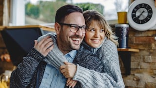 Un especialista en relaciones recomienda hacer esta pregunta matutina para mejorar la convivencia