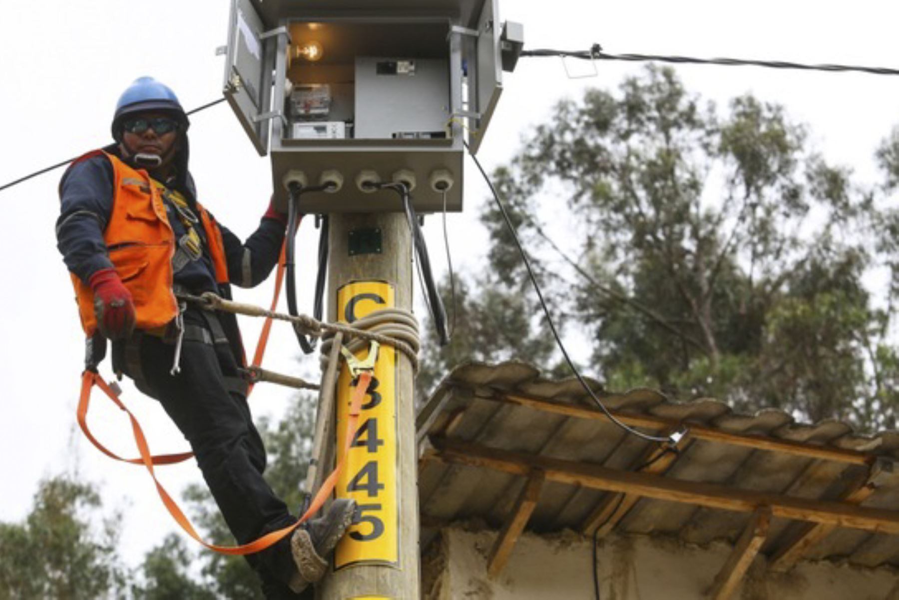 Osinergmin aprueba el programa de transferencias mensuales. Foto: Andina