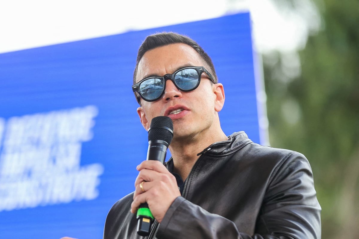 El presidente de Ecuador, Daniel Noboa, habla previo a sufrir un ataque a caravana en la que se desplazaba. (Presidencia de Ecuador / AFP)