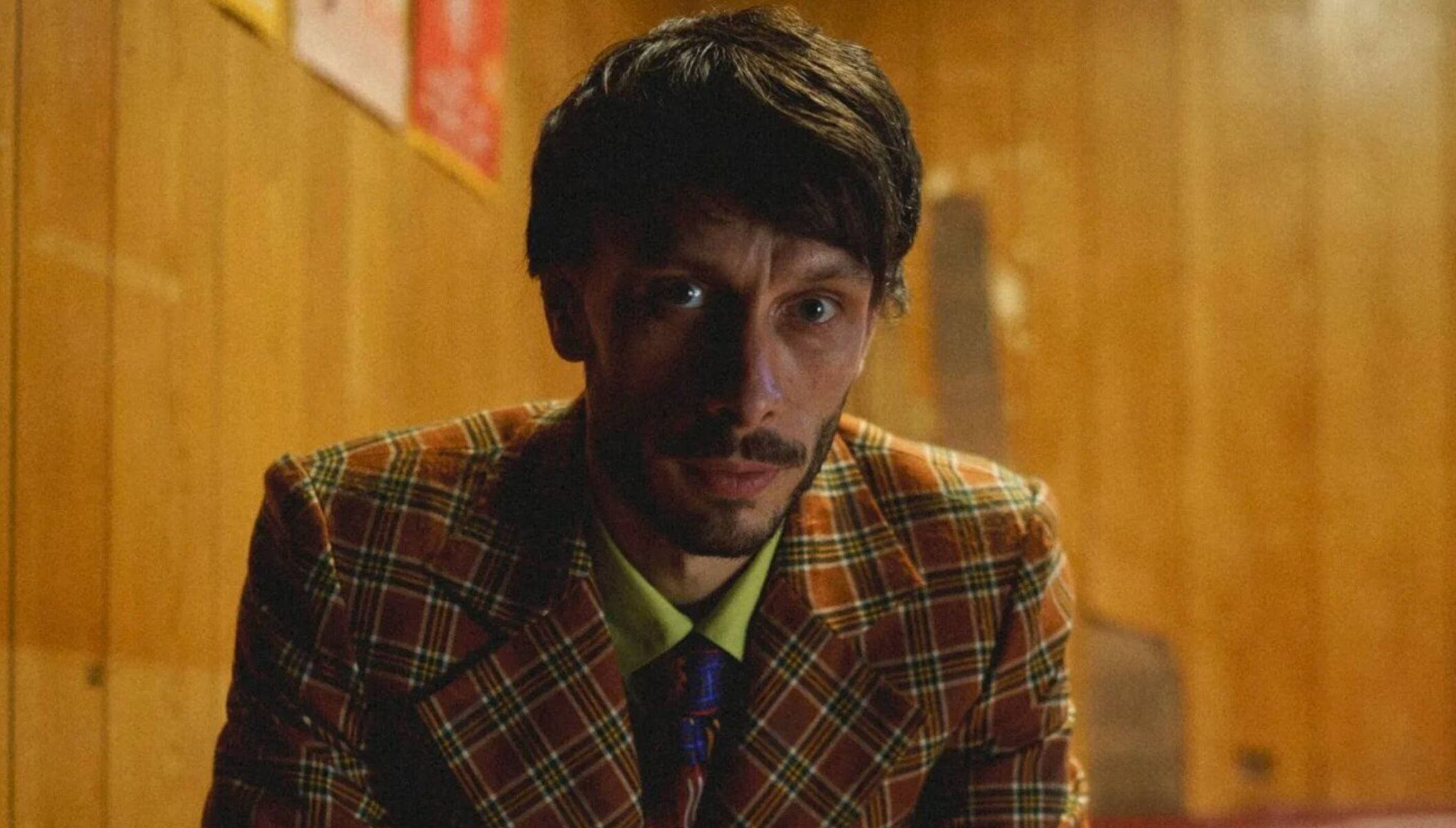 "Bebé reno" ganó en la categoría miniserie o serie antológica. Asimismo, Richard Gadd se llevó la estatuilla a Mejor actor principal en una miniserie o serie de antología (Foto: Netflix)