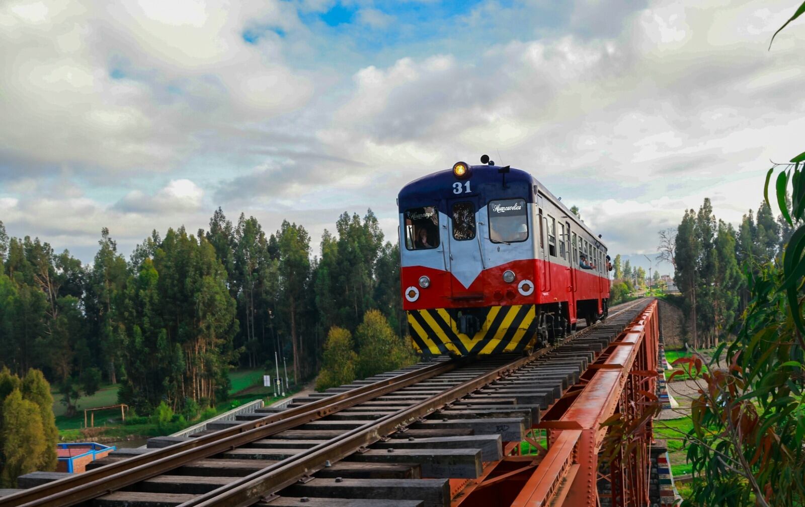 En cuanto al itinerario de vuelta, los horarios son los siguientes: Cuenca: 1:00 p.m., Pilchaca: 1:09 p.m., Manuel Tellería: 1:20 p.m., Parco: 1:33 p.m., Huarisca: 1:38 p.m., Ingahuasi: 1:46 p.m., Retama: 1:56 p.m., Chanca: 2:03 p.m., Paccha: 2:08 p.m., Viquez: 2:21 p.m., Chilca: 2:45 p.m. (Foto: En difusión)