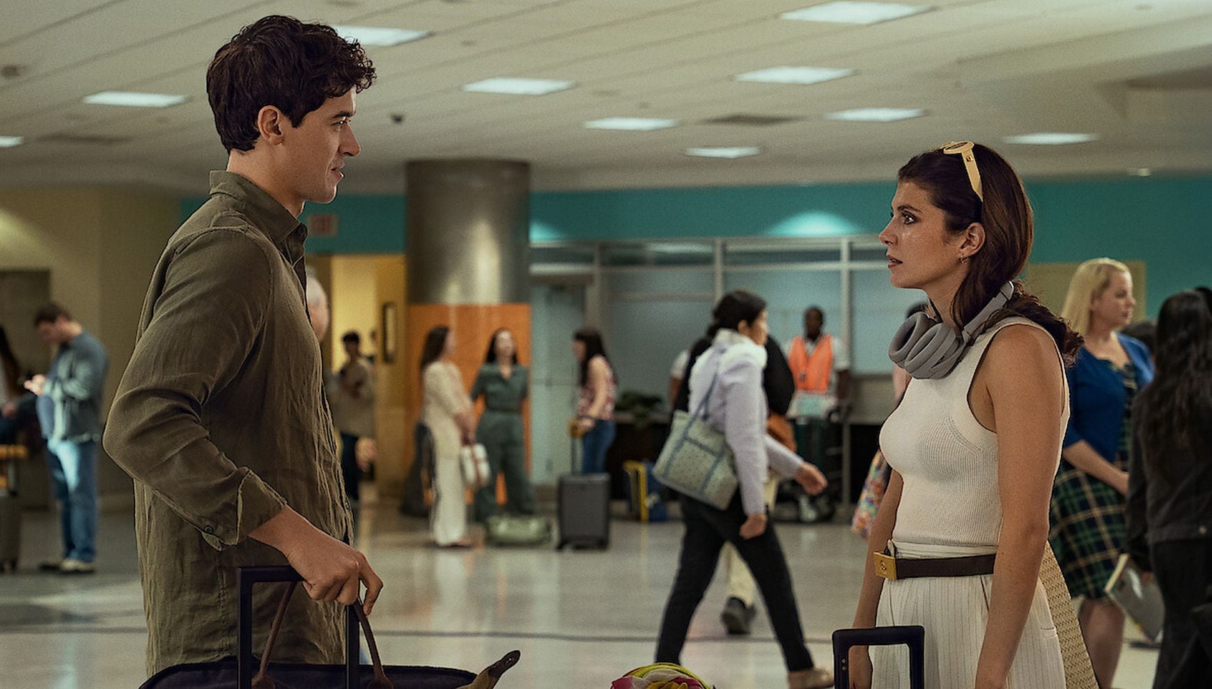 A pesar de que son muy distintos, Poppy y Alex son mejores amigos desde hace mucho y pasan todos los veranos juntos en “Gente que conocemos en vacaciones” (Foto: Michele K. Short)