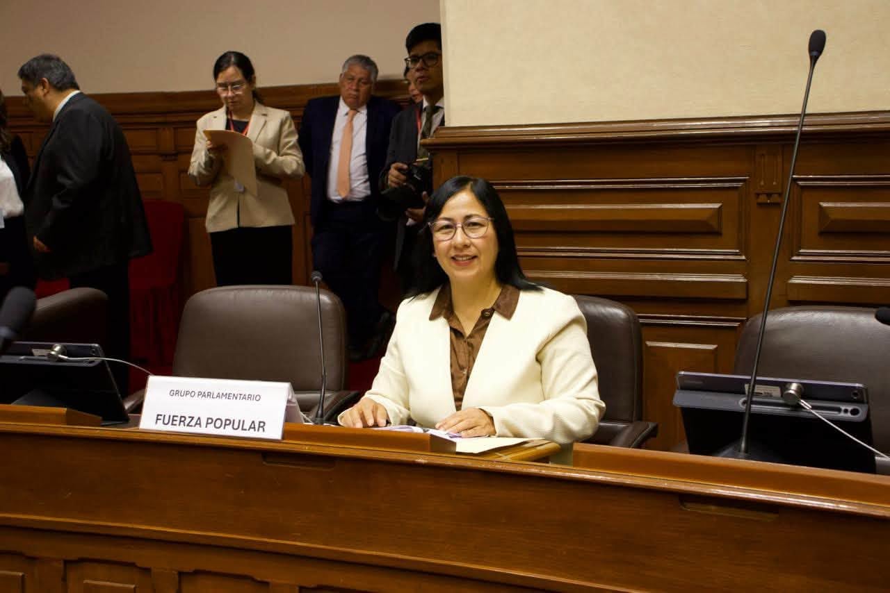 La diputada de Fuerza Popular fue procesada por presuntas compras irregulares durante el periodo en que trabajó en la Dirección de Turismo de Ucayali. Foto: Facebook Jessica Navas.