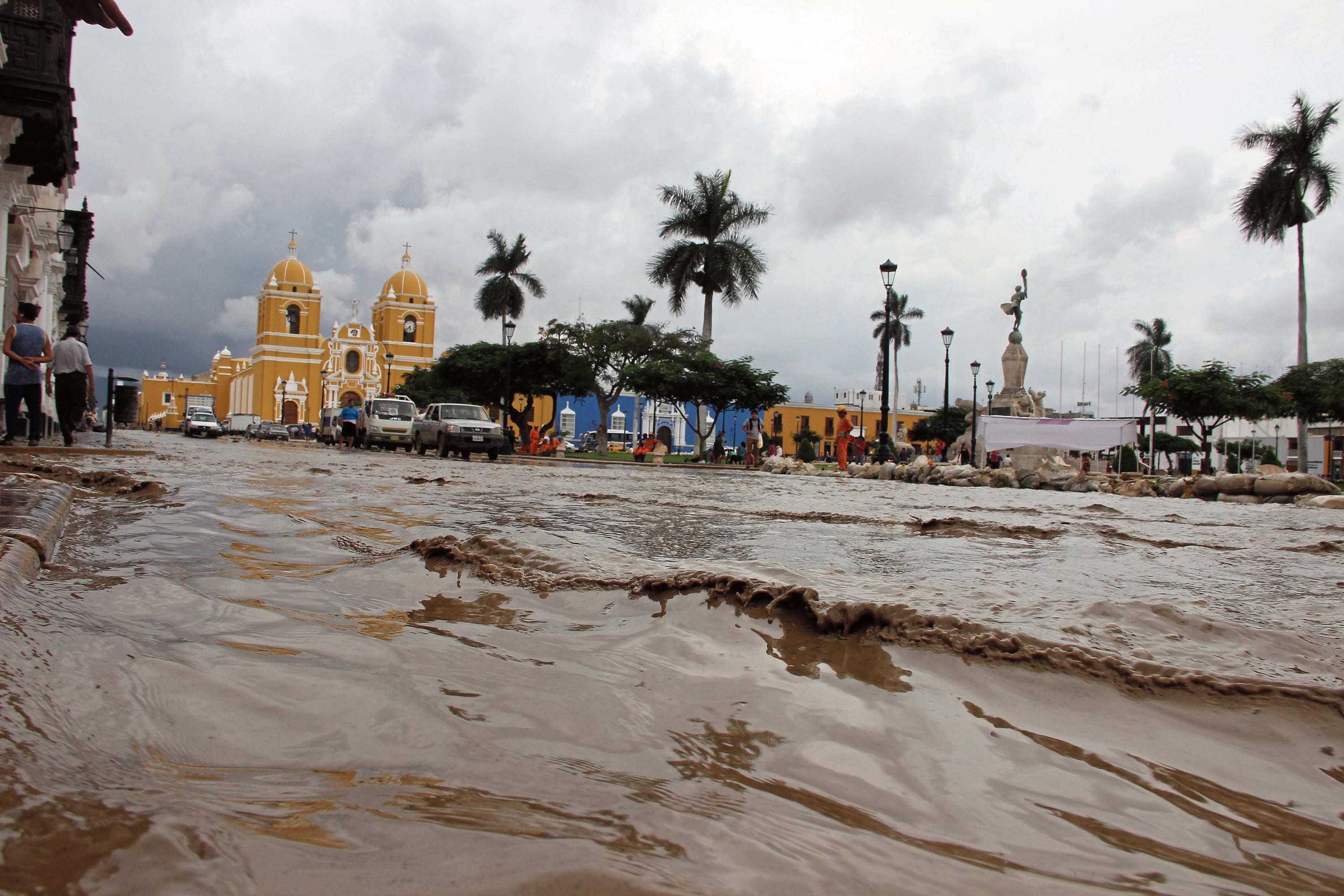El Niño pone en riesgo infraestructura de agua y saneamiento que atiende a más de 2.2 millones de personas en regiones del norte.