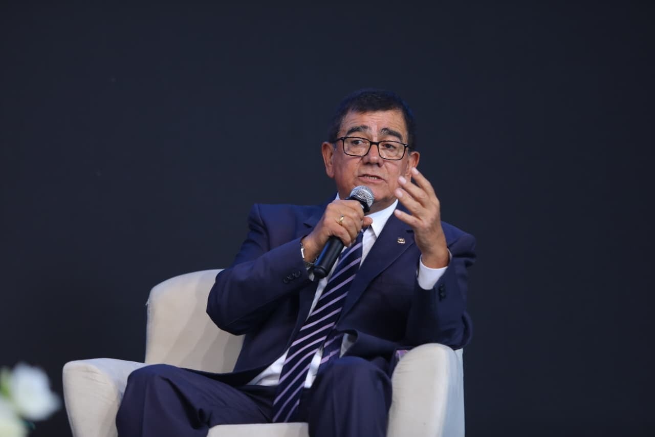 Williams planteó la necesidad de desarrollar un nuevo código minero para ordenar y sistematizar la normativa vigente en el país. Foto: Antonio Megarejo / GEC.