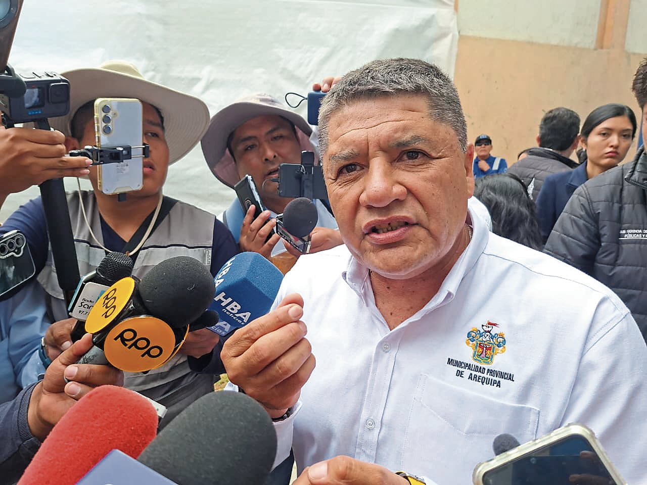 La vacancia se da luego de que se denunciara al alcalde por usar a personal contrado para el muncipio para otras tareas como el cuidado de su mascota. Foto: GEC.