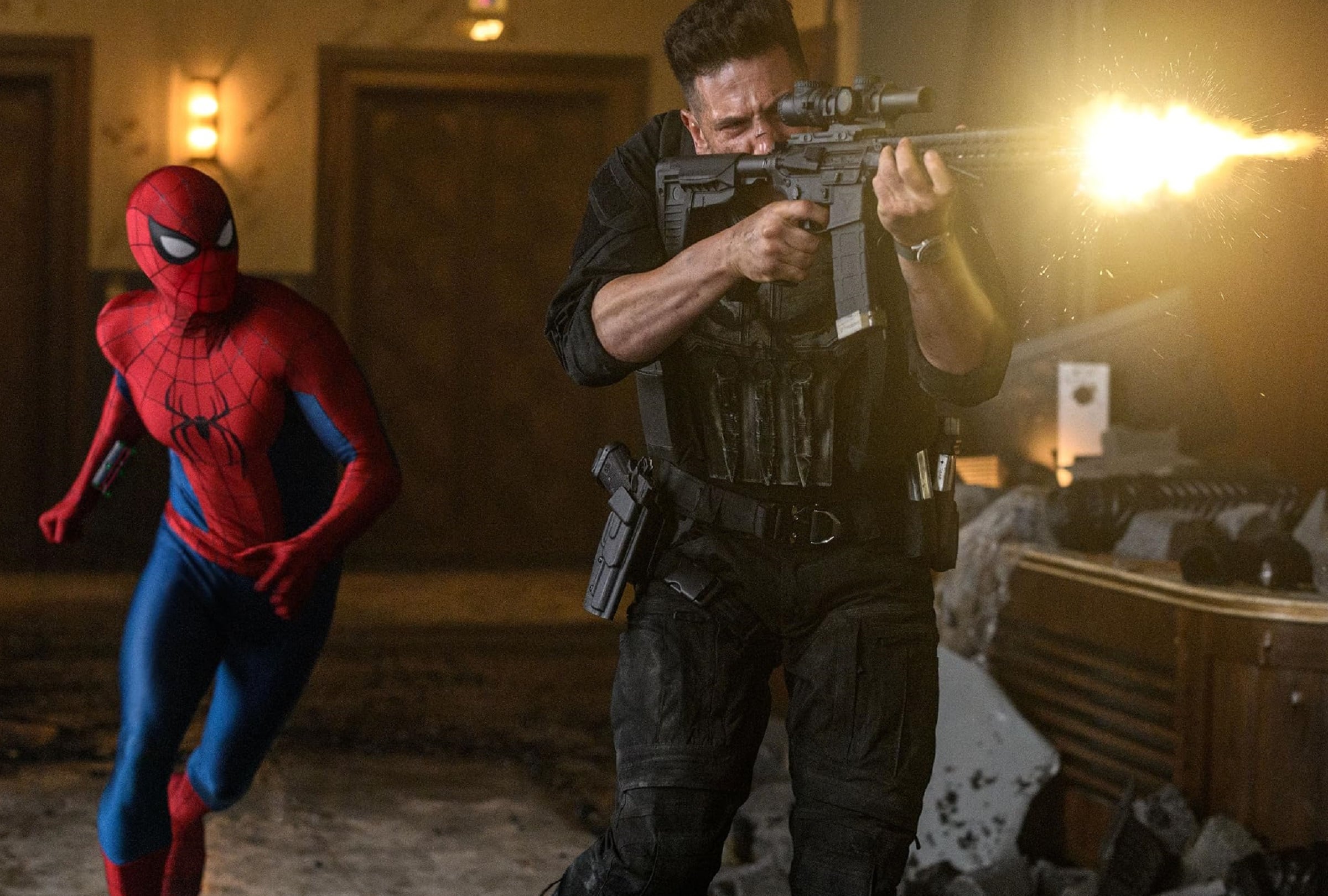 Peter Parker/ Spider-Man (Tom Holland) y Punisher /Frank Castle (Jon Bernthal) en una escena de la película "Spider-Man: Brand New Day" (Foto: Sony Pictures Releasing)