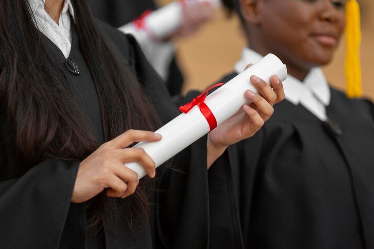 Los recién egresados de la universidad están ansiosos por reinsertarse en el mundo laboral, pero al no tener experiencia se les dificulta un poco (Foto: Freepik)