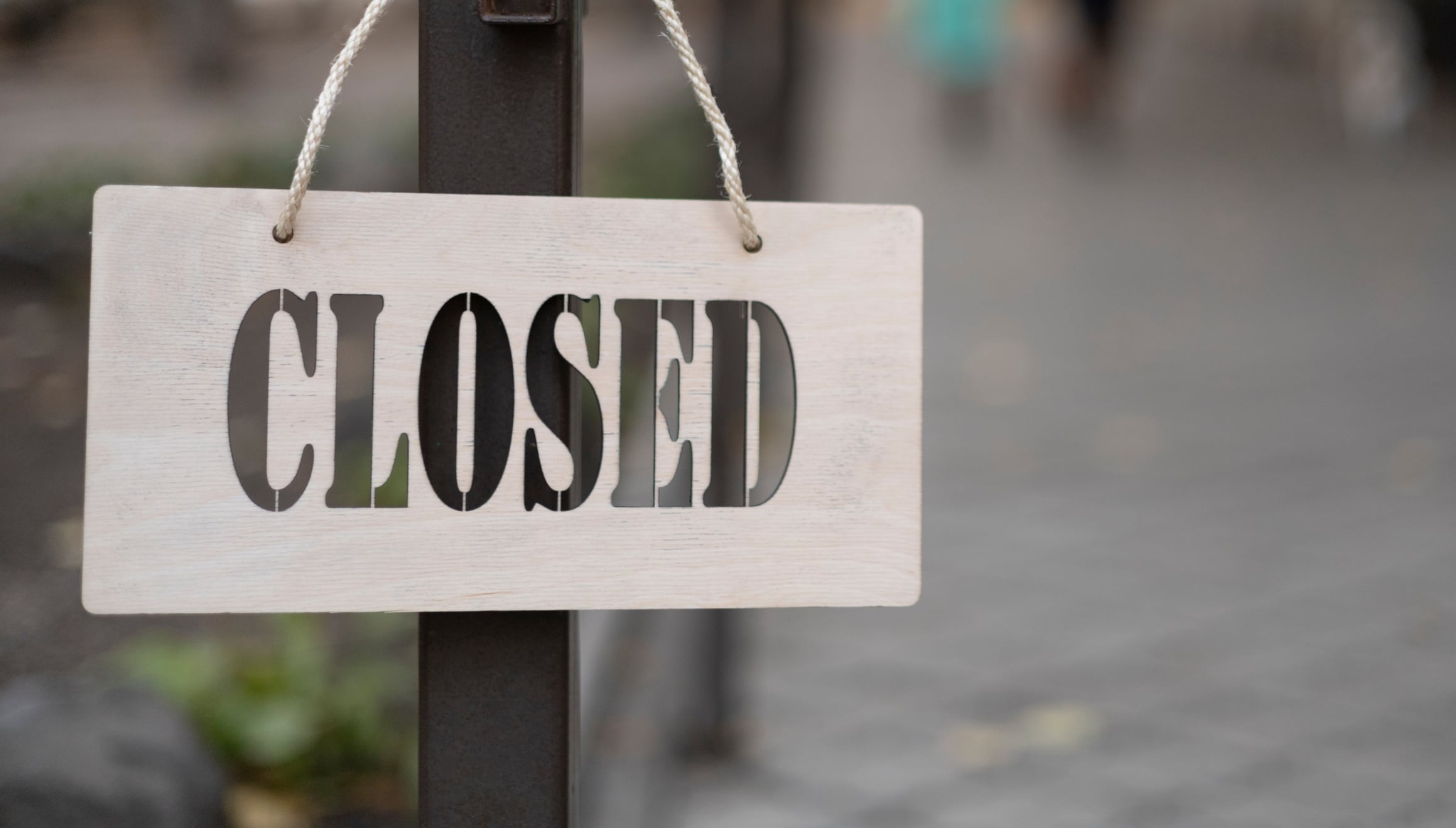 Se ha proyectado que en este 2025 cerrarán más tiendas y comercios en Estados Unidos (Foto: Freepik)