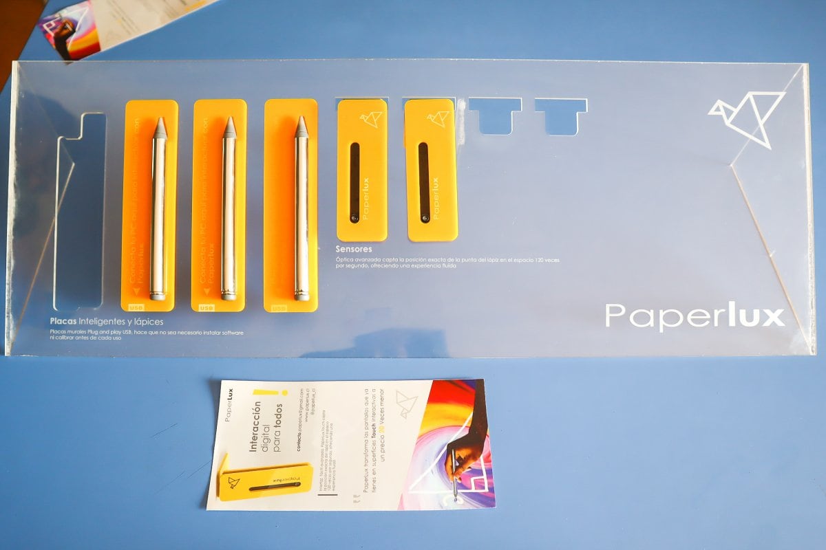 La startup chilena desarrolló un dispositivo que, conectado a una laptop o proyector, convierte cualquier pared en una pizarra interactiva.