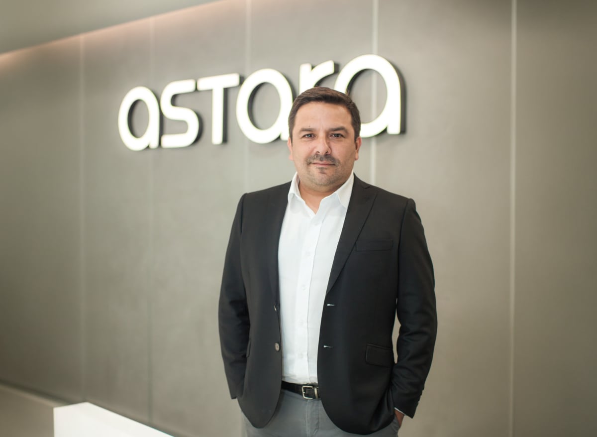 Ider Cifuentes, Brand Manager de Mitsubishi Motors Perú, afirmó que la marca proyecta cerrar el 2026 con 44 puntos de venta y postventa a nivel nacional. Foto: Mitsubishi.