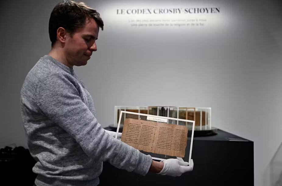 El especialista de Christie’s en manuscritos medievales y renacentistas, Eugenio Donadoni, dijo a EFE que sin duda la Biblia Hebrea de Holkham acabará encontrando un nuevo hogar.