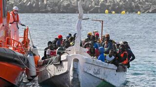 España: llegadas irregulares de migrantes se incrementan en un 353 %