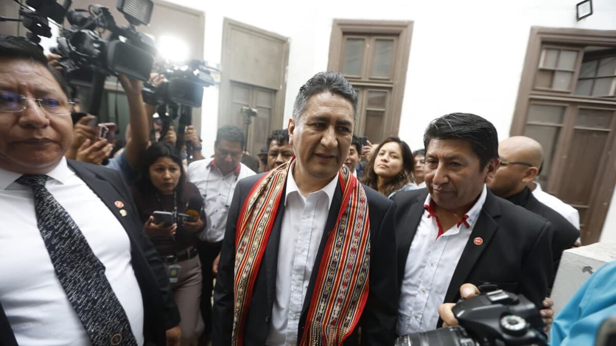 Vladimir Cerrón reaparece en público: “Siempre he permanecido en territorio peruano”