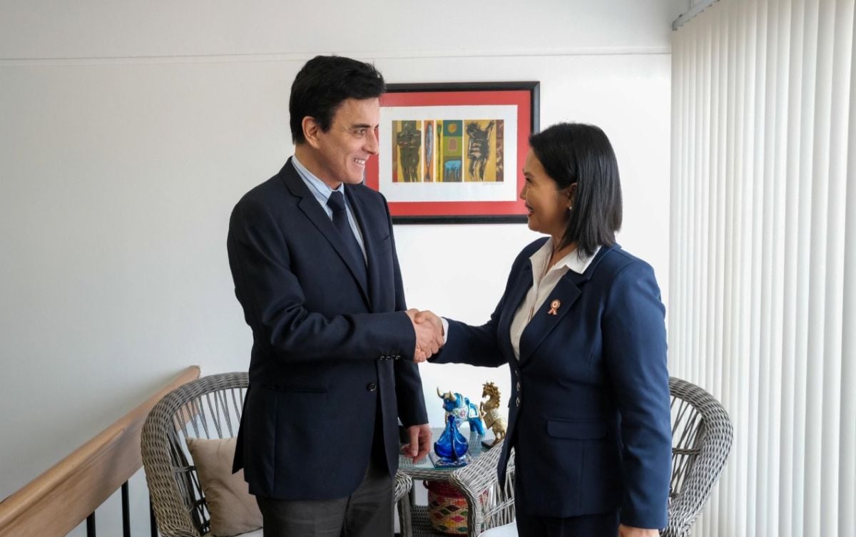 Carlos Espá evitó pronunciarse sobre las versiones que lo vinculan con el próximo gabinete ministerial. Foto: Oficina de la Presidenta Electa/X.