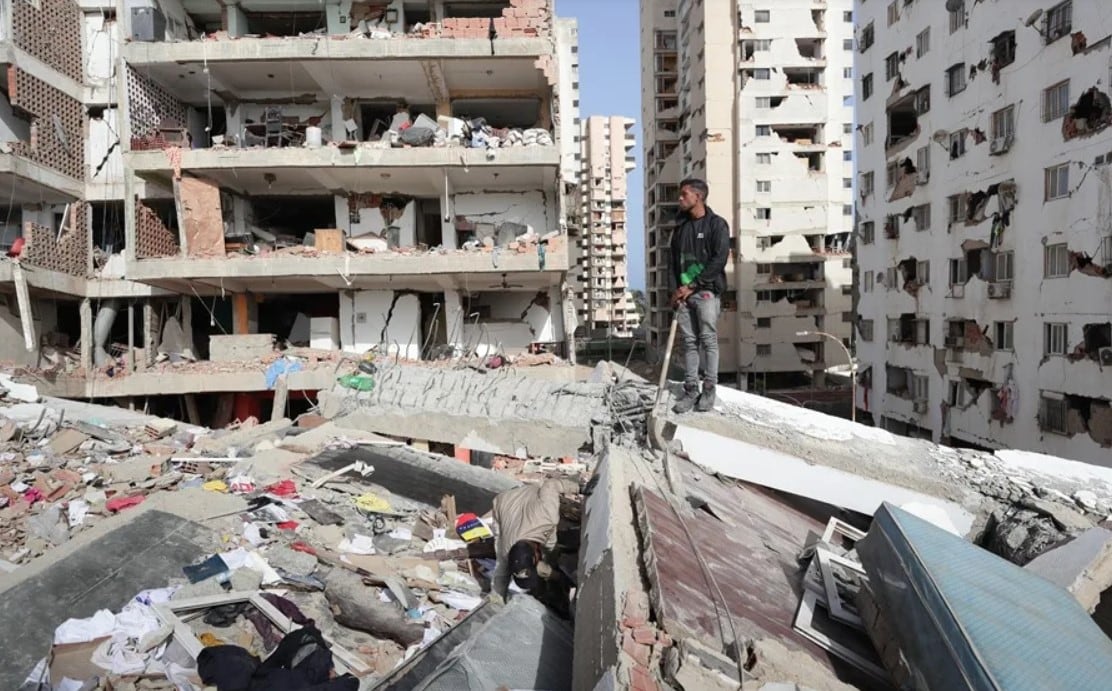 Evaluación preliminar señala que el impacto económico podría ser hasta tres veces mayor, mientras la cifra de fallecidos asciende a 1.430. Foto: EFE.