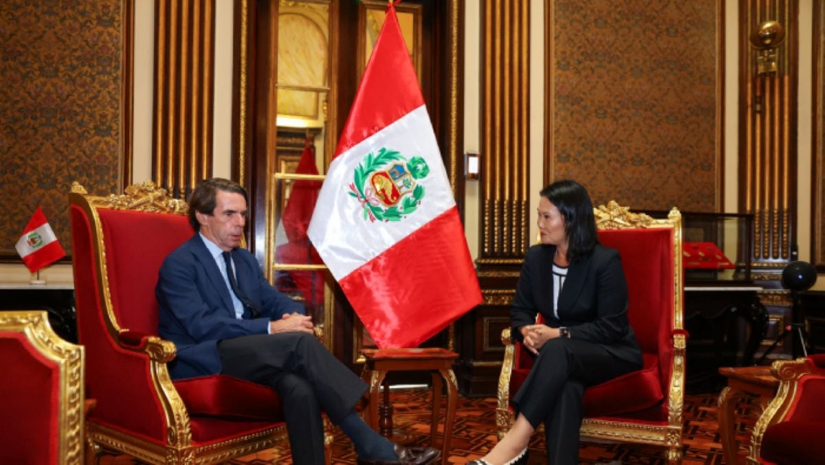 La presidenta Keiko Fujimori y José María Aznar abordaron temas relacionados con inversión, comercio y cooperación entre Perú y España. Foto: Presidencia.