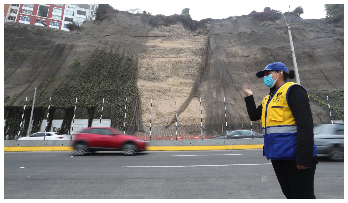 Obras en la Costa Verde.
Foto: Lino Chipana Obregón /@photo.gec