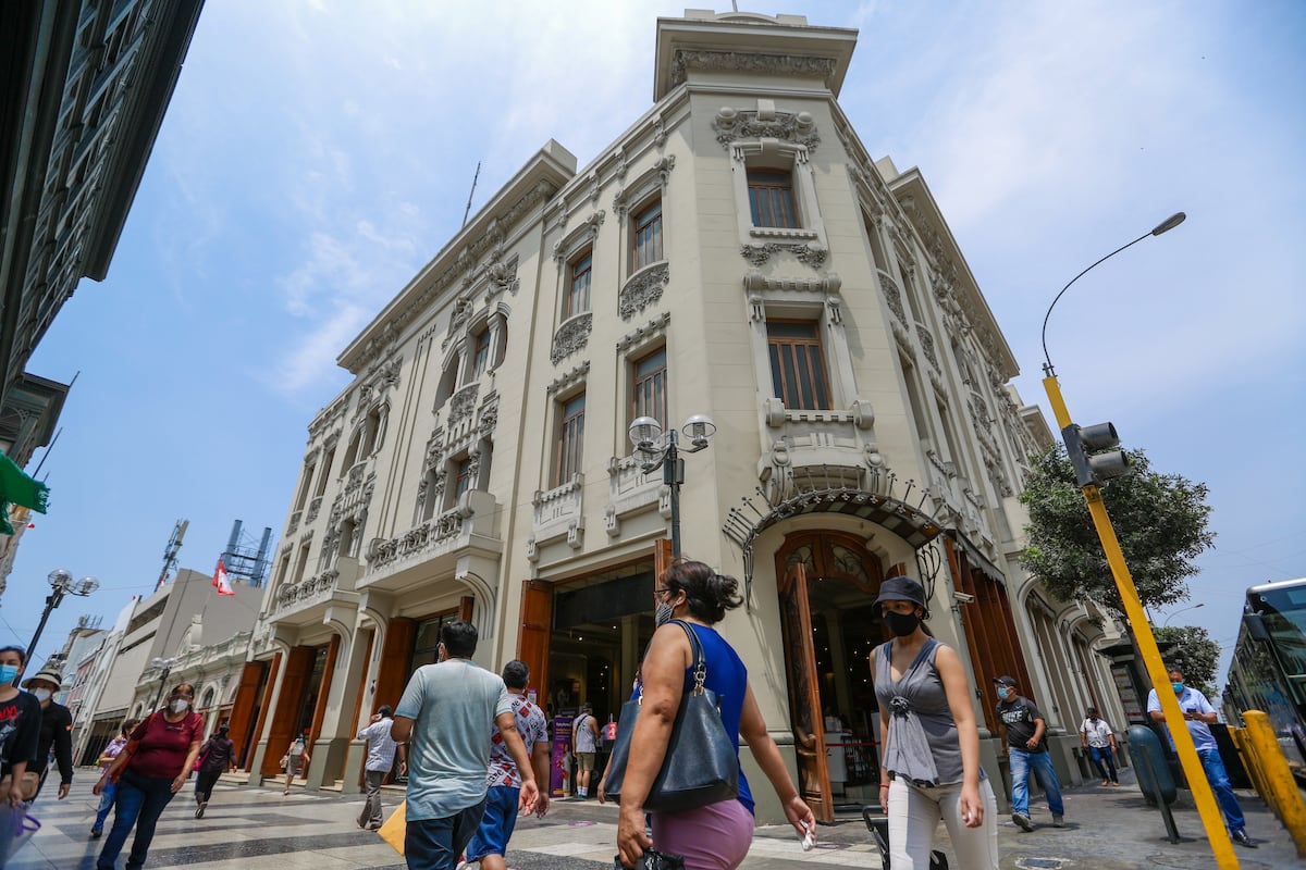 Tienda de Ripley en jirón de la Unión fue inaugurada en 2012, en el edificio donde antes operaba el café Palais Concert, lugar de encuentro del escritor Abraham Valdelomar y reconocidos intelectuales. (Foto: Fernando Sangama / GEC).