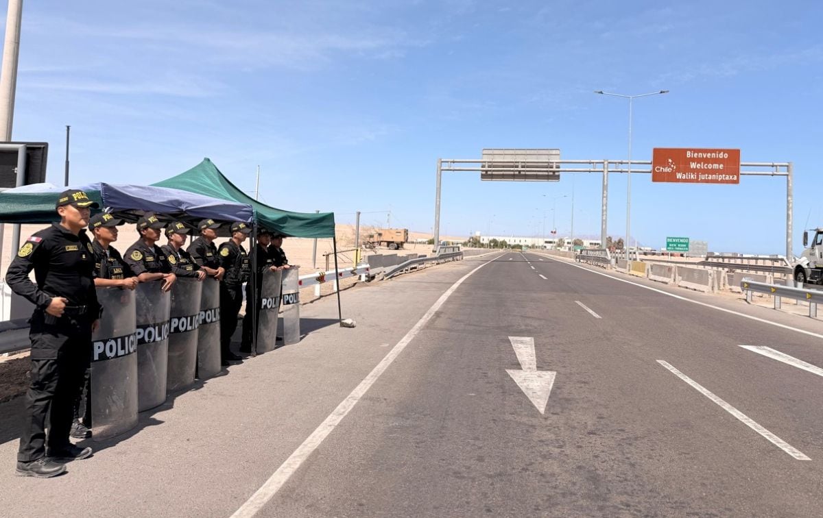 Efectivos de la PNP refuerzan el control en la frontera entre Perú y Chile ante posibles ingresos irregulares. Foto: Mininter.