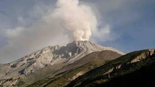 IGP elevó a naranja la alerta del volcán Sabancaya en Arequipa tras aumento de actividad eruptiva
