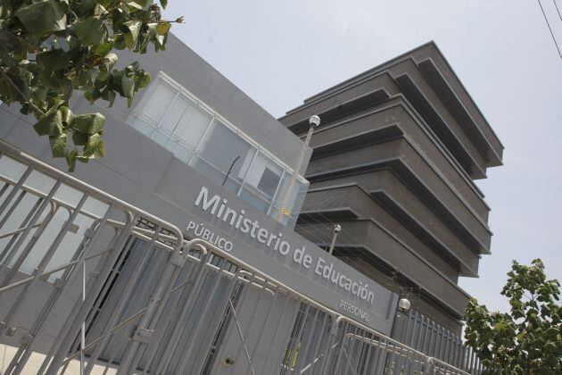 A pesar de las conversaciones y mesas de trabajo con el Ministerio de Educación, la falta de financiamiento y la ausencia de voluntad política han obstaculizado la implementación de soluciones sostenibles, indicó el decano del Colegio de Psicólogos del Perú. (GEC)