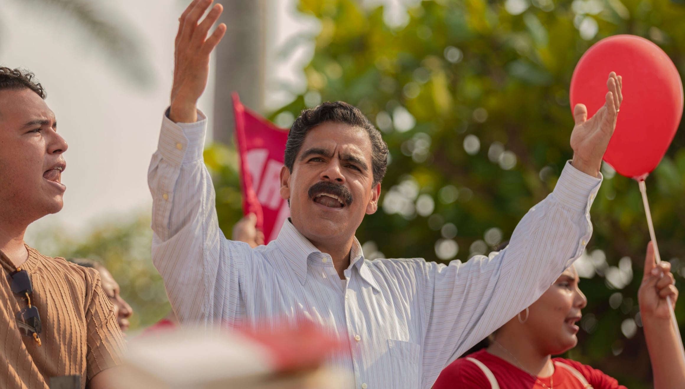 El actor mexicano Adrián Vázquez como José Sánchez en una escena de la película "El yerno" (Foto: Netflix)