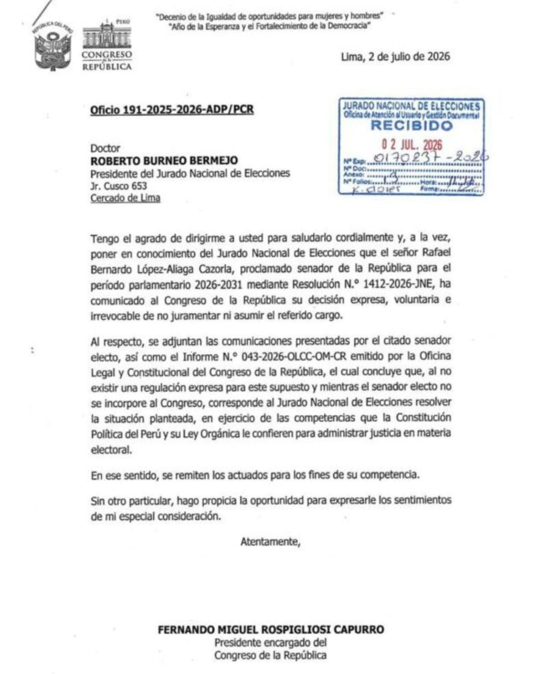 Fernando Rospigliosi notificó al JNE sobre la decisión de Rafael López Aliaga de no asumir como senador. Foto: Congreso.