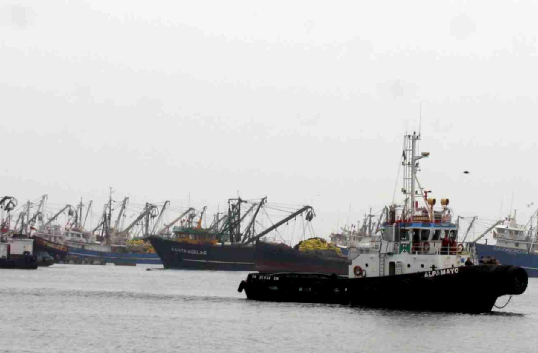 La CCL propone decomisar embarcaciones extranjeras y la suspensión de apoyo logístico ante la sospecha de pesca ilegal es las costas peruanas. (Imagen: Andina)