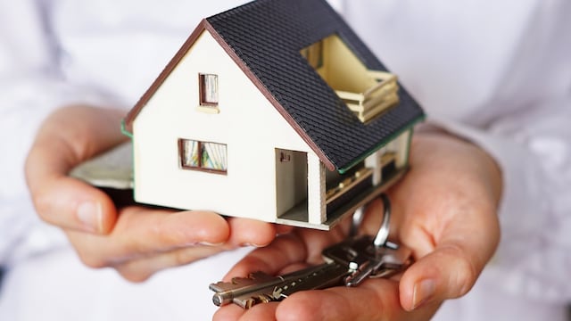 Créditos hipotecarios: rebaja en calificación de riesgo afecta alza en tasa de interés, ¿qué hacer?