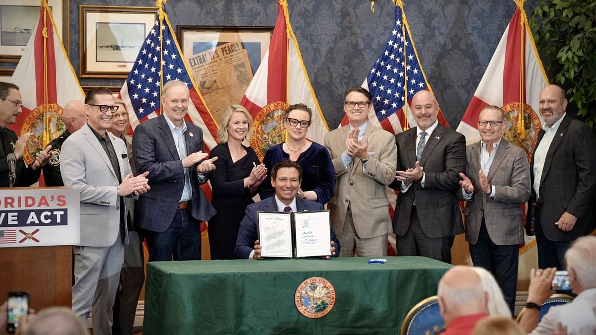 El gobernador Ron DeSantis promulgó la ley HB 991 que exigirá detallar si el titular es ciudadano estadounidense en las identificaciones estatales. (Foto: @GovRonDeSantis / X)