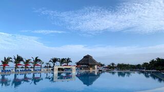 Contradicción sobre uso de piscinas en hoteles afecta reservas