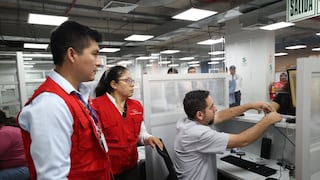 Contraloría interviene Reniec por caída de sistema que generó demoras en atención