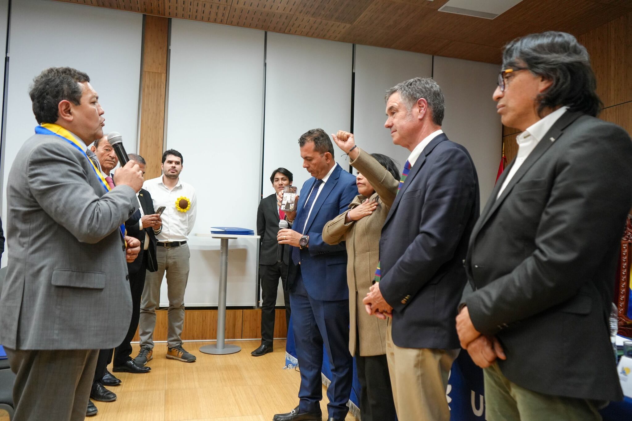 Gustavo Pacheco es parlamentario andino desde 2021 y fue congresista de la República entre 2001 y 2006. (Foto: Congreso de la República)