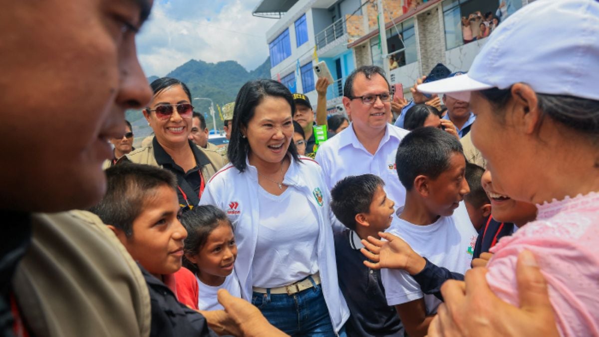 Keiko Fujimori participó en San Martín en la entrega de contratos para la compra de arroz a pequeños agricultores. Foto: Presidencia.