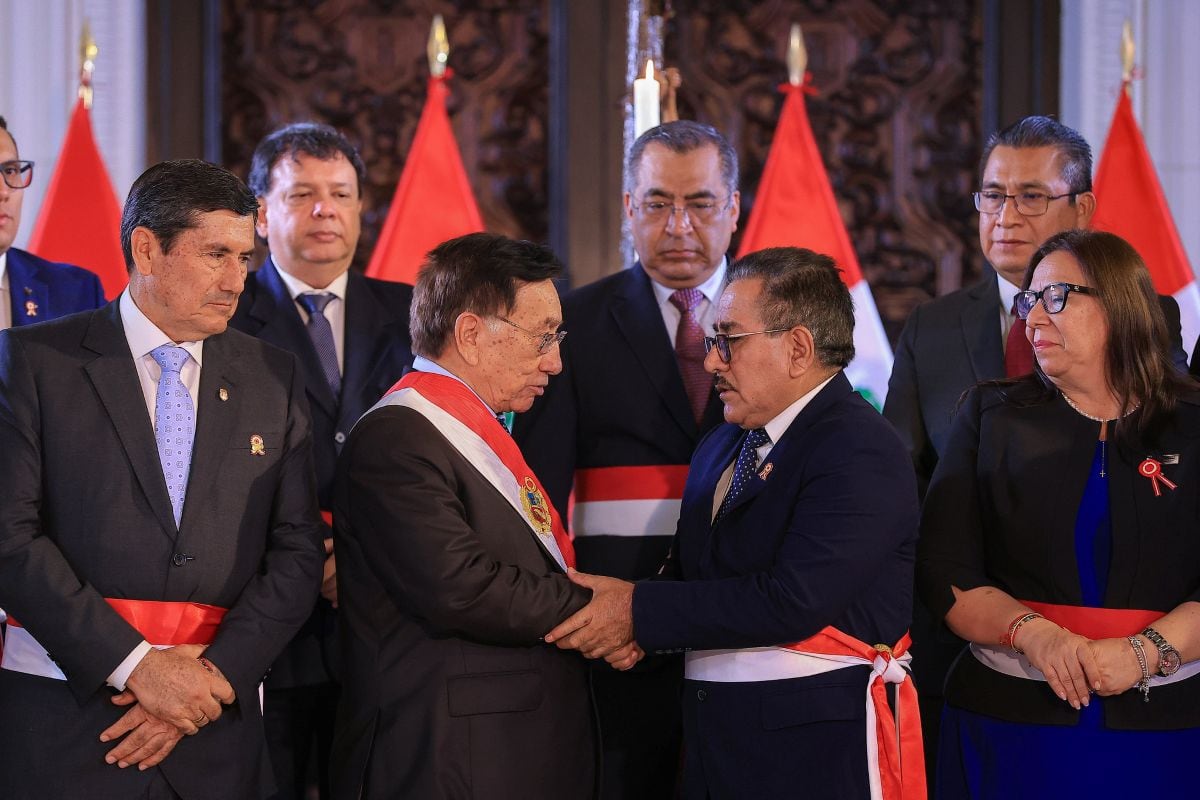 Jorge Marticorena juró este lunes como ministro de Educación durante una ceremonia realizada en Palacio de Gobierno. Foto: Presidencia.