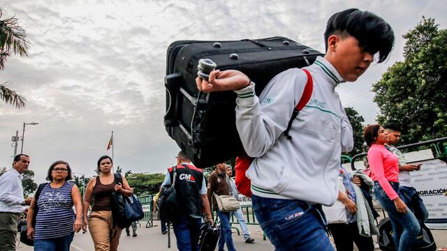 Venezolanos sobreviven entre la inflación y el hambre