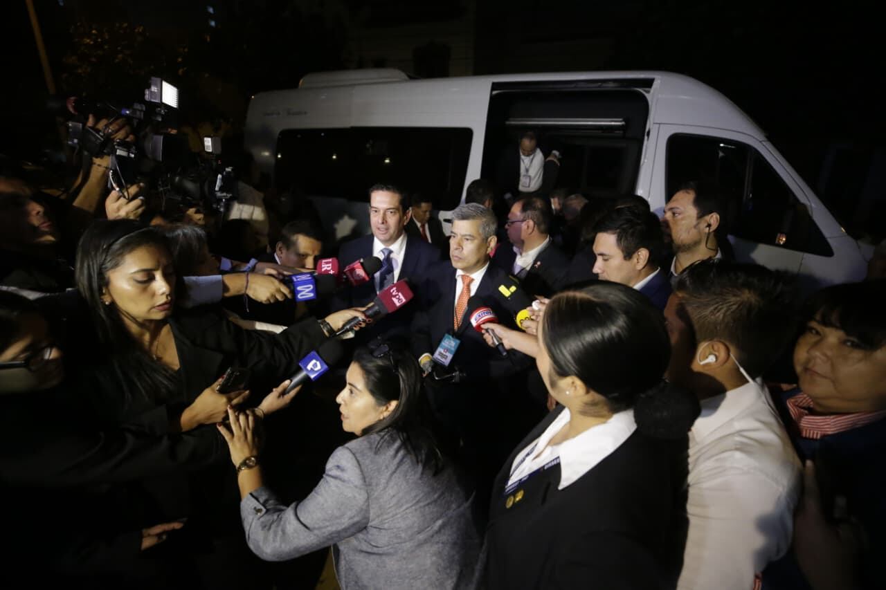 Jurado Nacional de Elecciones (JNE). Ingreso al debate de los equipos técnicos de Fuerza Popular y Juntos por el Perú. Foto: Cesar Bueno@photo.gec