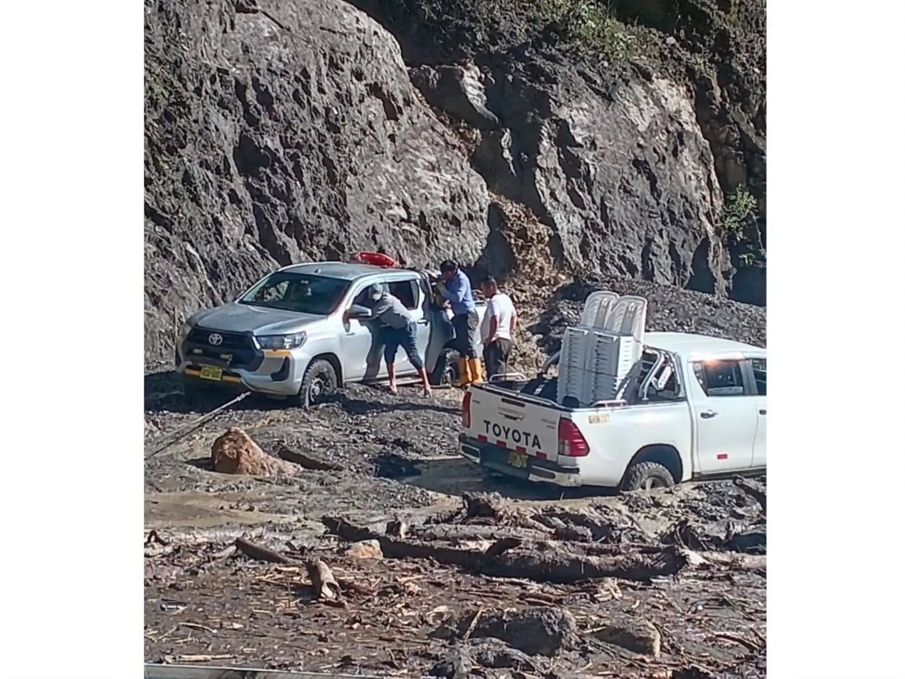 Este tramo continúa bloqueado con transportistas de carga y pasajeros varados en ambos extremos. (Foto: Difusión)
