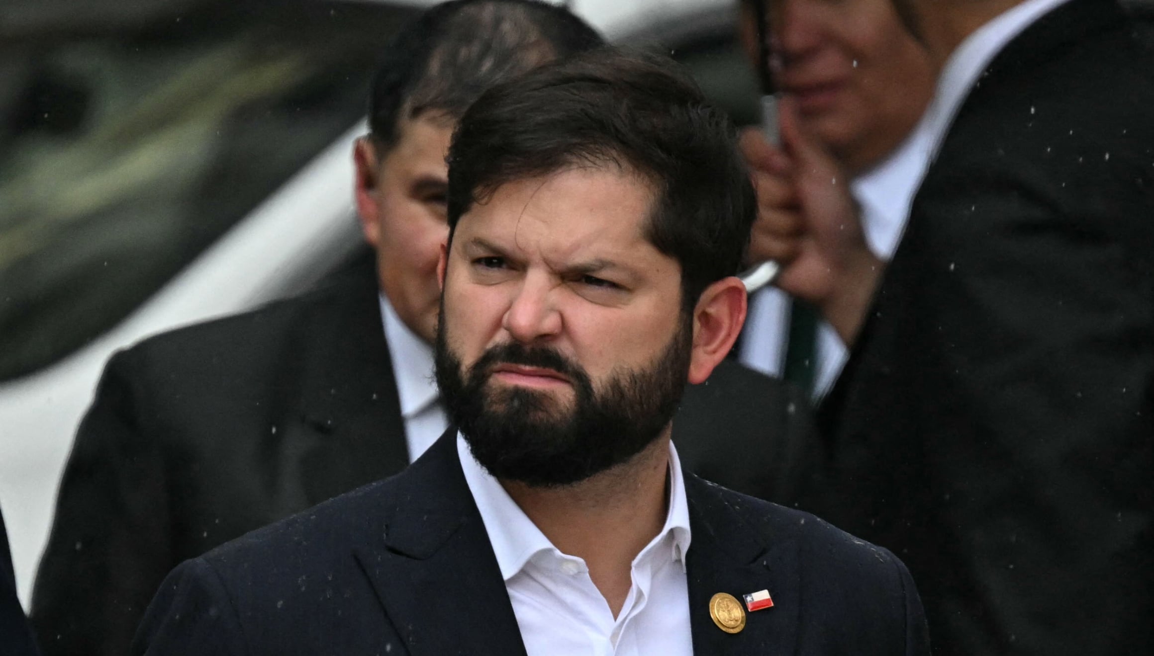 El presidente de Chile, Gabriel Boric, declaró el estado de catástrofe en su país para poder manejar los incendios forestales que están dejando estragos muy duros en la sociedad (Foto: AFP)