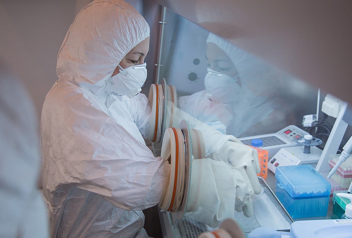 El posible caso de peste neumónica en Siberia sigue bajo investigación y las autoridades rusas aún no confirman la causa de la muerte de la trabajadora. | Foto por HANDOUT / IRKUTSK ANTIPLAGUE RESEARCH INSTITUTE / AFP
