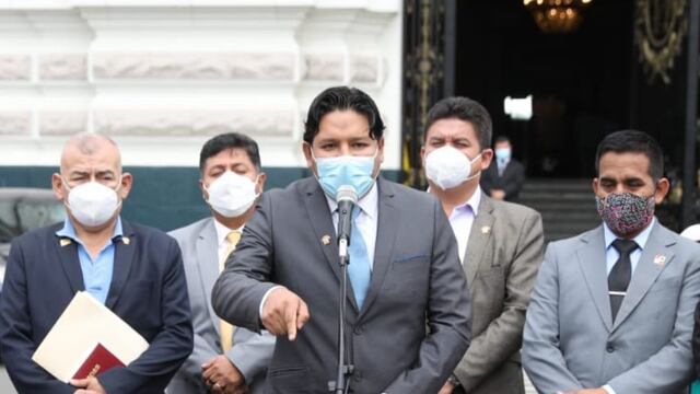 Legisladores de Acción Popular rechazan designación de Darwin Espinoza como vocero