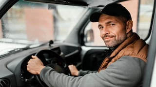 Atención conductores: esto dice la normativa sobre portar dos licencias de conducir a la vez en California