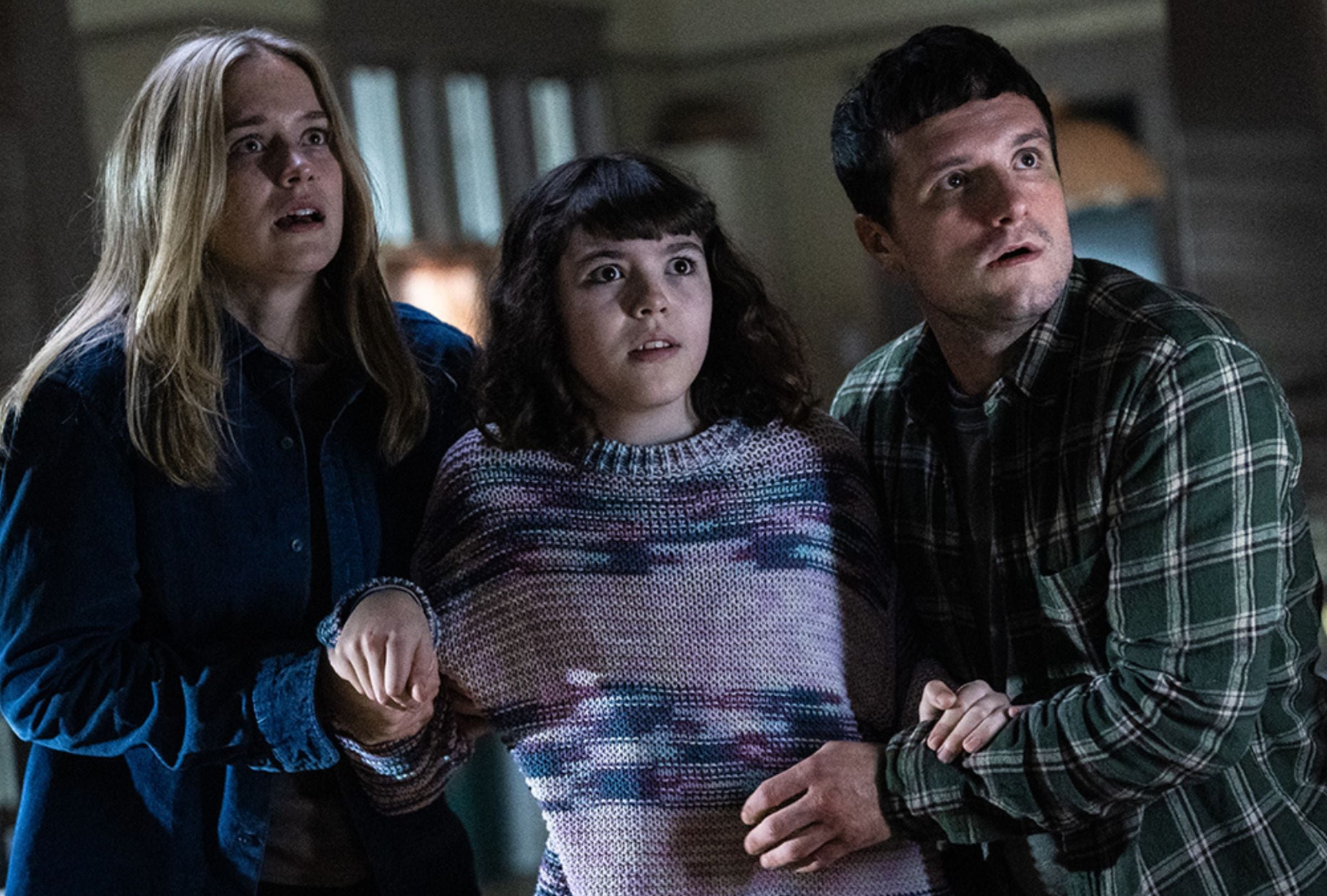 Elizabeth Lail retoma el rol de Vanessa Shelly, Piper Rubio retoma el rol de Abby Schmidt y Josh Hutcherson retoma el rol de Mike Schmidt en la secuela de "Five Nights at Freddy’s" (Foto: Blumhouse Productions / Universal Pictures)