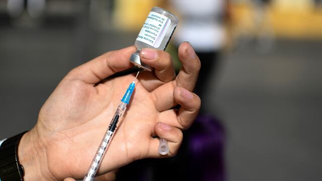 AstraZeneca retirará su vacuna contra la COVID-19 por “falta de demanda”